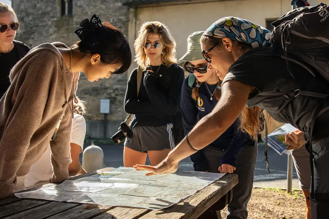Students studying through Syracuse University's abroad program partake in Monteriggioni hike.